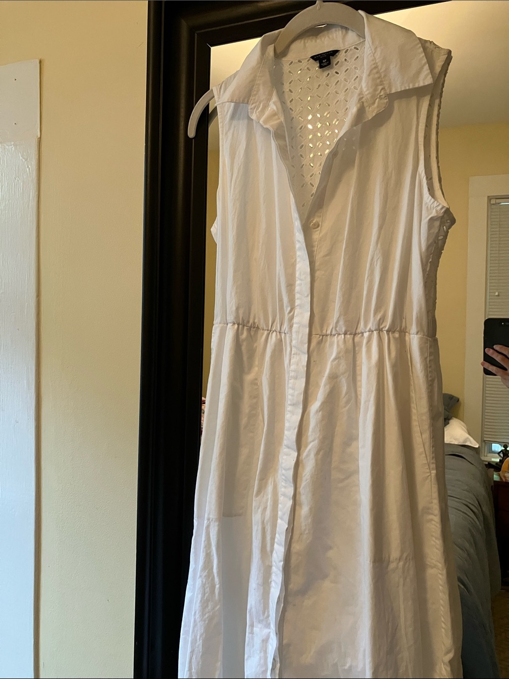 Anne Taylor white petite size small button up dress with pockets